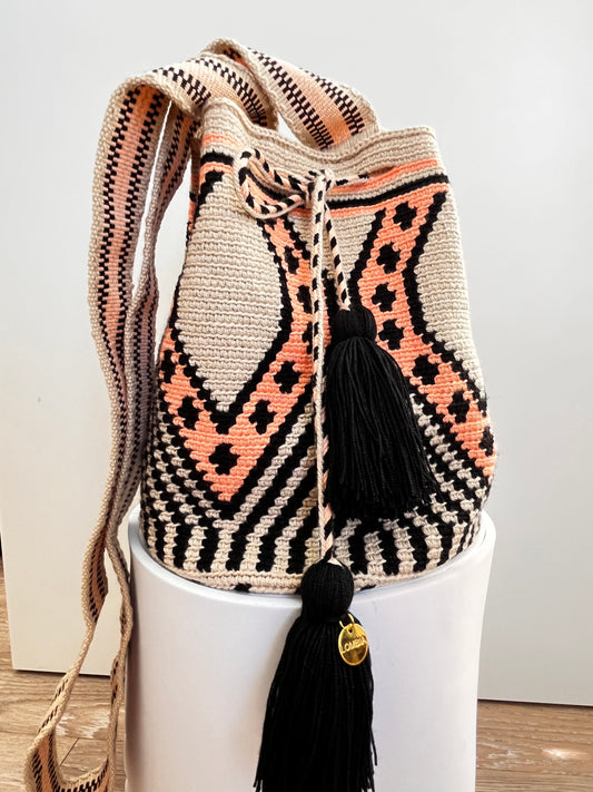 Medium Black & Pink Wayuu Purse